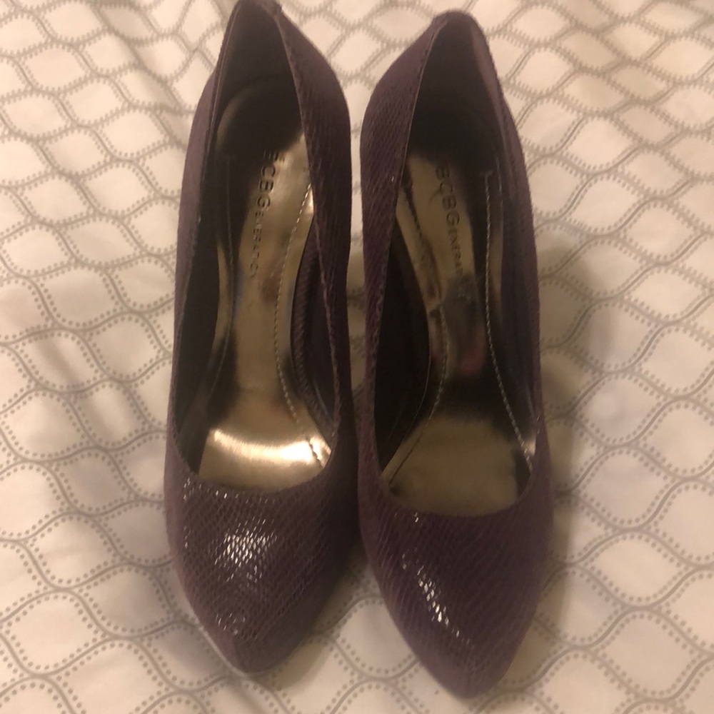 BCBG purple high heels, size 7